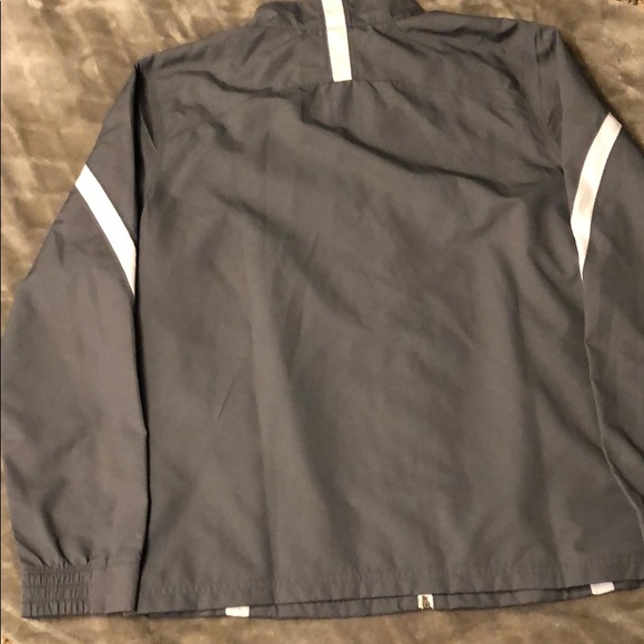 Zip up - Picture 3 of 3